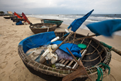 Imbarcazioni tradizionali sulla spiaggia di Danang